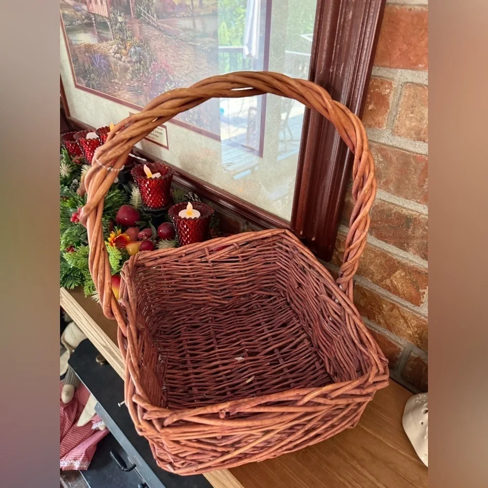 Vintage 1981 Woven Handmade Wicker Basket